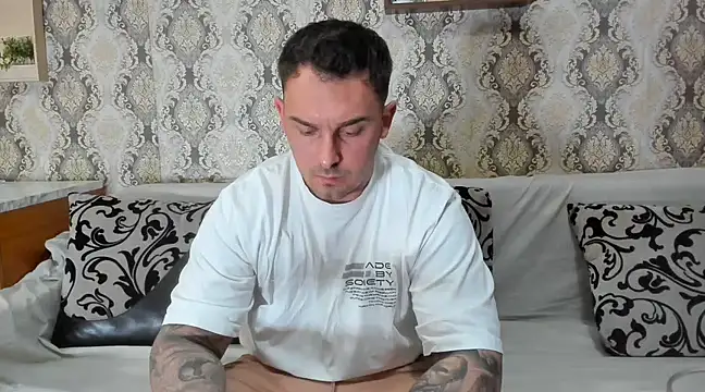 Snapshot of Jonmusclemaster chatting on March 2025 08:11:02 PM Jonmusclemaster online show from March 2025 08:11:02 PM