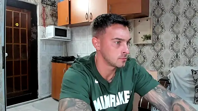 Snapshot of Jonmusclemaster chatting on September 2025 07:36:01 PM Jonmusclemaster online show from September 2025 07:36:01 PM