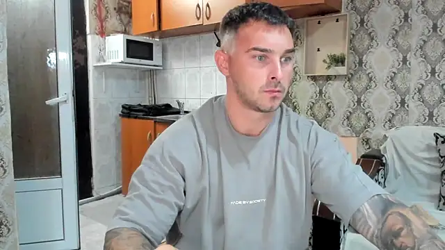 Snapshot of Jonmusclemaster chatting on September 2025 08:20:02 PM Jonmusclemaster online show from September 2025 08:20:02 PM