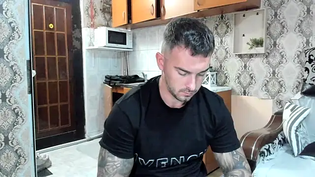 Snapshot of Jonmusclemaster chatting on September 2025 07:46:01 PM Jonmusclemaster online show from September 2025 07:46:01 PM