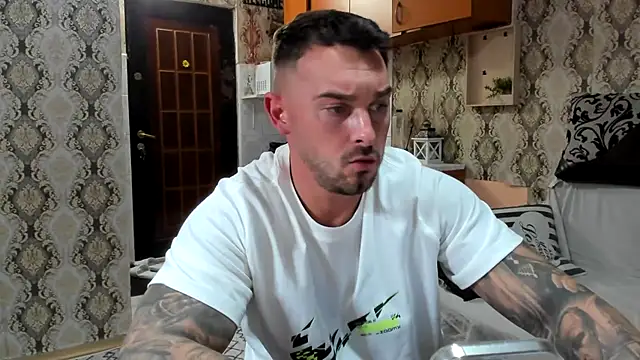 Snapshot of Jonmusclemaster chatting on September 2025 07:51:02 PM Jonmusclemaster online show from September 2025 07:51:02 PM