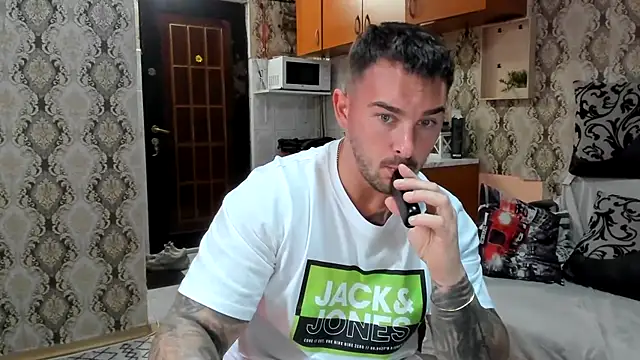 Snapshot of Jonmusclemaster chatting on October 2025 07:38:01 PM Jonmusclemaster online show from October 2025 07:38:01 PM