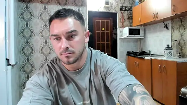 Snapshot of Jonmusclemaster chatting on November 2025 08:33:02 PM Jonmusclemaster online show from November 2025 08:33:02 PM