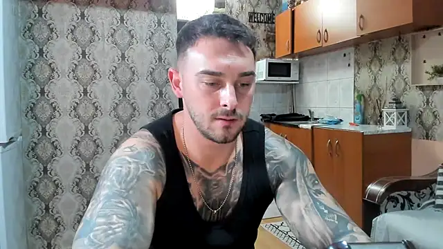 Snapshot of Jonmusclemaster chatting on December 2025 08:58:02 PM Jonmusclemaster online show from December 2025 08:58:02 PM