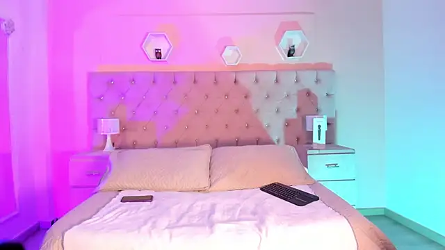 AndreaAndKarina online show from January 2025 02:37:01 AM