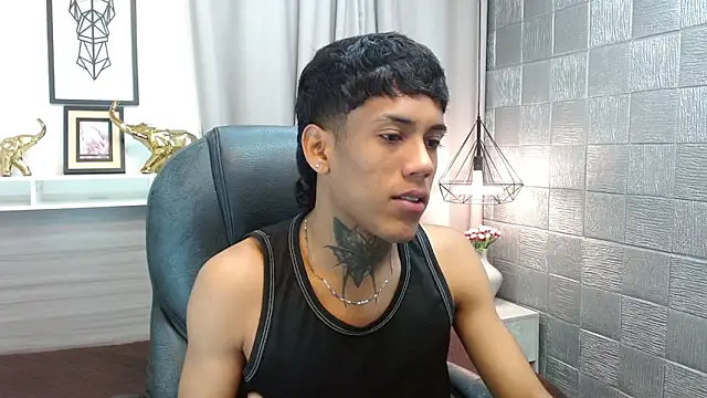 Alan Cute18 online show from February 2026 12:58:01 PM