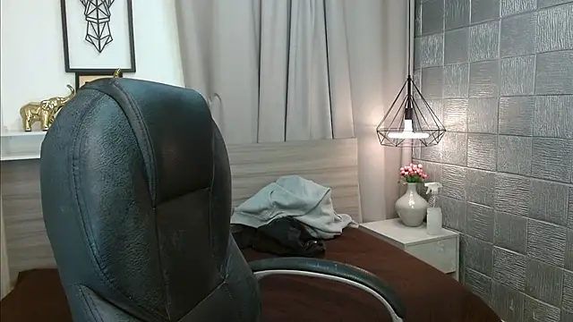 Alan Cute18 online show from March 2026 01:17:02 PM