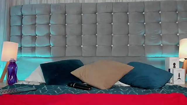 Poacahontasfg online show from October 2025 04:00:02 AM