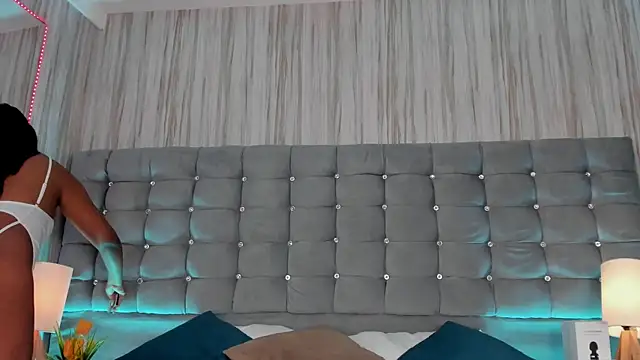 Poacahontasfg online show from October 2025 04:01:02 AM