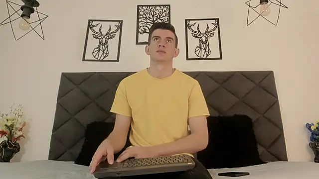 MikaelSlow online show from February 2025 04:28:02 AM