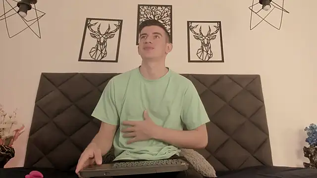 MikaelSlow online show from March 2025 05:00:02 AM