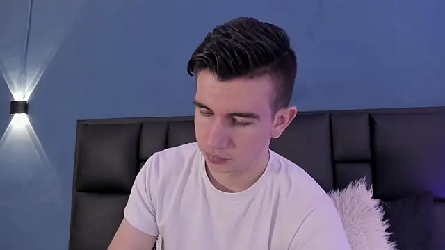 MikaelSlow online show from September 2025 04:16:01 AM