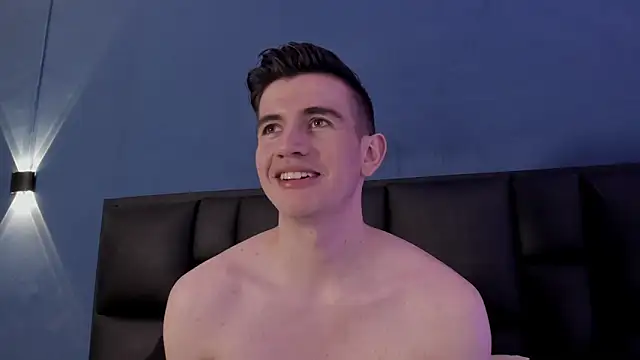 MikaelSlow online show from October 2025 04:15:01 AM