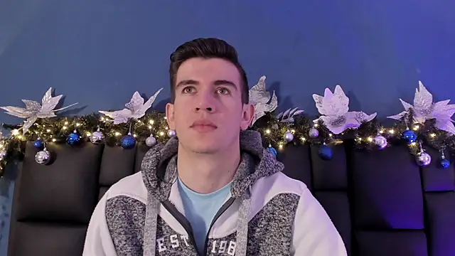 MikaelSlow online show from November 2025 04:26:02 AM