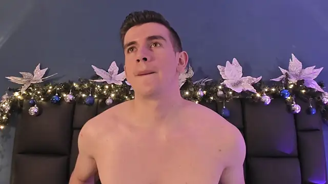 MikaelSlow online show from December 2025 08:27:02 PM