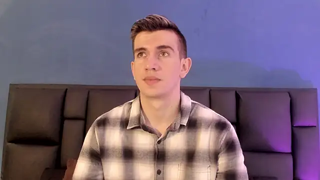 MikaelSlow online show from February 2026 02:07:03 AM