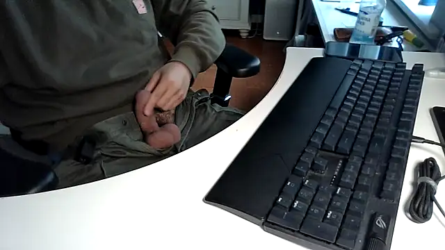 big-pig online show from November 2025 05:39:01 AM