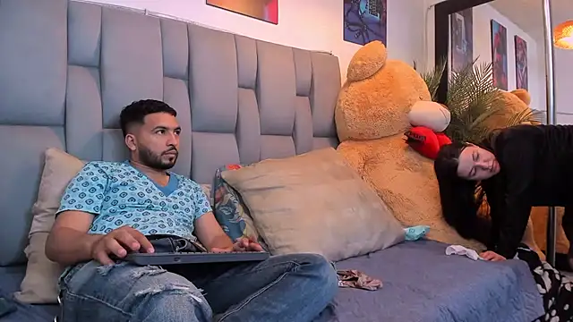 Idara and Edahi01 online show from March 2025 01:37:02 AM