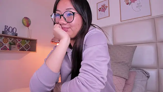 Snapshot of Aily_Yozuko chatting on December 2024 10:16:01 AM Aily Yozuko online show from December 2024 10:16:01 AM