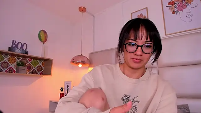 Snapshot of Aily_Yozuko chatting on December 2024 09:41:01 AM Aily Yozuko online show from December 2024 09:41:01 AM