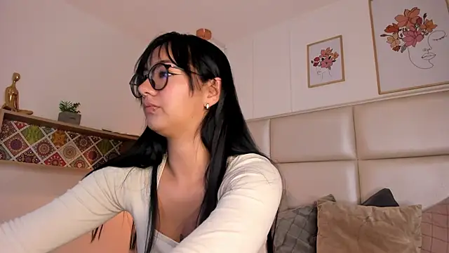 Snapshot of Aily_Yozuko chatting on February 2025 03:35:02 AM Aily Yozuko online show from February 2025 03:35:02 AM