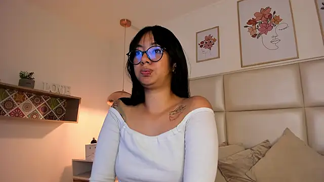 Snapshot of Aily_Yozuko chatting on February 2025 07:56:01 AM Aily Yozuko online show from February 2025 07:56:01 AM