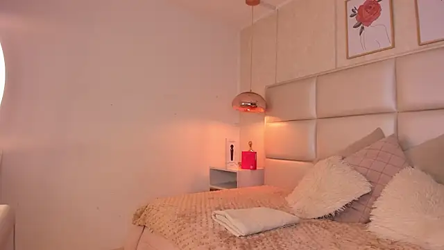 Snapshot of Aily_Yozuko chatting on September 2025 02:44:01 AM Aily Yozuko online show from September 2025 02:44:01 AM