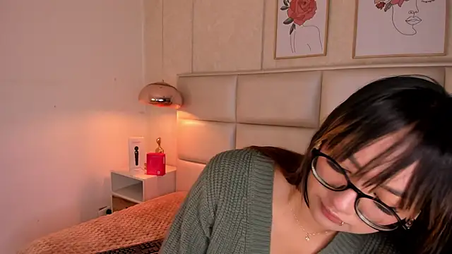 Snapshot of Aily_Yozuko chatting on November 2025 02:45:01 AM Aily Yozuko online show from November 2025 02:45:01 AM