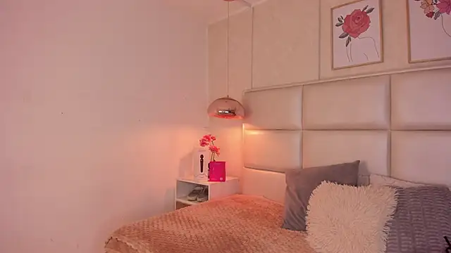 Aily Yozuko online show from April 2026 02:36:02 AM