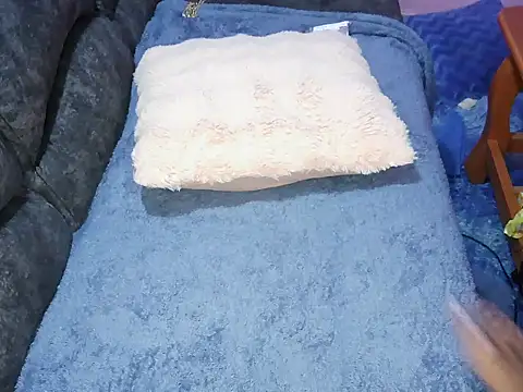 petitev online show from October 2025 04:24:01 AM