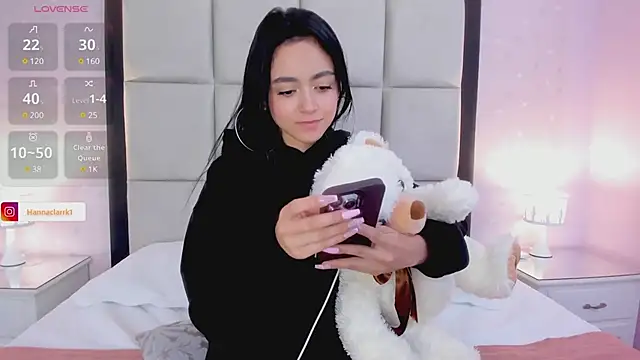 HannaClarrk  online show from December 2024 03:05:01 PM