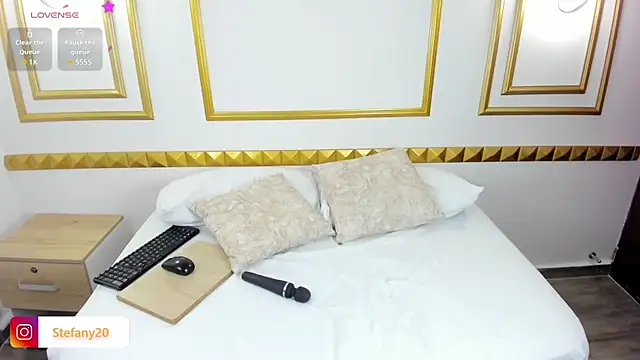 amor smith  online show from February 2025 06:51:02 AM