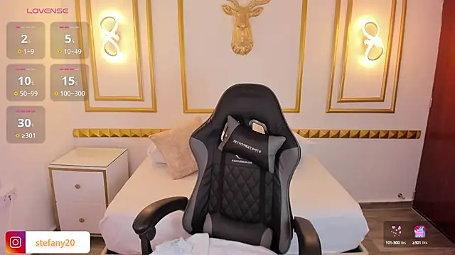 amor smith  online show from March 2025 02:58:02 AM