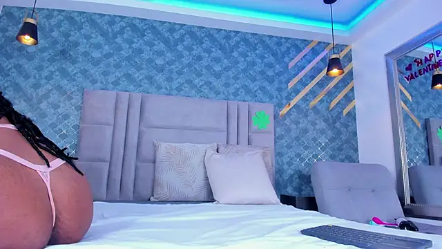 NiiaMoore online show from March 2025 03:41:02 AM