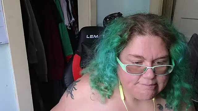 EmberCum online show from November 2025 05:01:01 PM