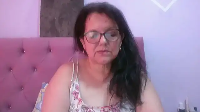 Snapshot of kassandra02 chatting on June 2026 03:27:01 PM kassandra02 online show from June 2026 03:27:01 PM