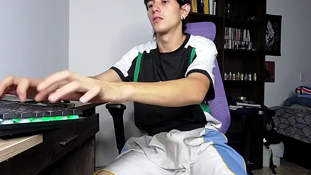 alex connorr online show from November 2025 10:52:01 PM