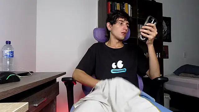 alex connorr online show from November 2025 03:12:01 AM