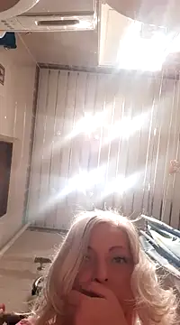 Snapshot of cutecatXXX chatting on December 2024 08:33:01 PM cutecatXXX online show from December 2024 08:33:01 PM