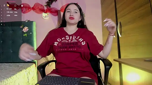 Snapshot of Sophie_spencer1 chatting on December 2024 02:43:02 AM Sophie spencer1 online show from December 2024 02:43:02 AM