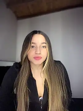 Snapshot of Sophie_spencer1 chatting on May 2026 03:14:02 AM Sophie spencer1 online show from May 2026 03:14:02 AM