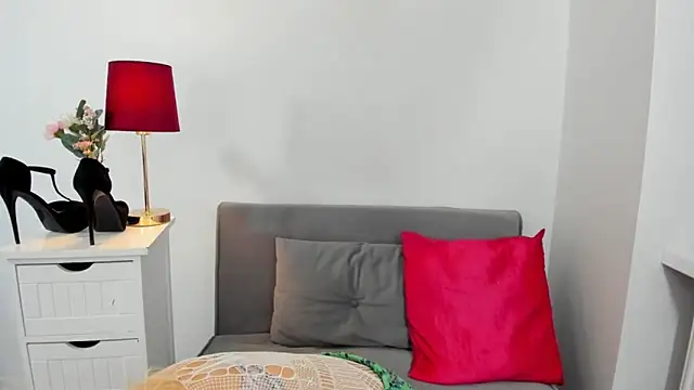 Snapshot of CrystalHotty chatting on February 2025 11:04:01 PM CrystalHotty online show from February 2025 11:04:01 PM