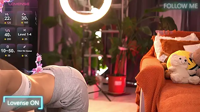 EmilyRaymont online show from November 2025 07:41:02 AM