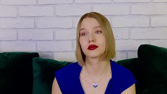 LiliLinn online show from February 2025 11:50:02 AM