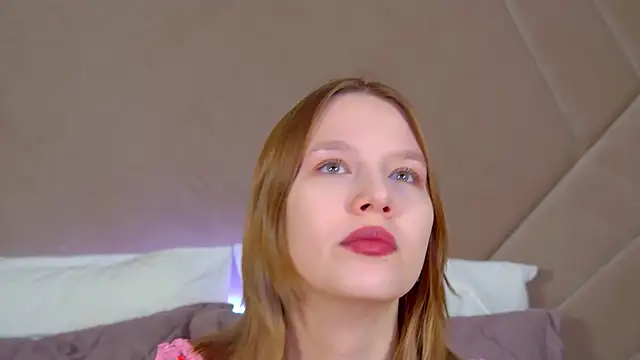 LiliLinn online show from February 2026 04:33:01 AM