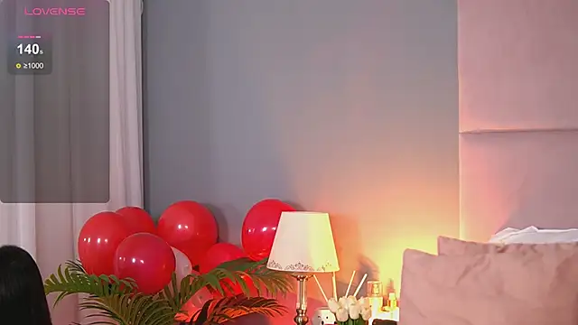 AlmaLuv online show from February 2025 04:40:01 AM