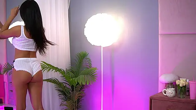 AlmaLuv online show from September 2025 03:50:01 AM