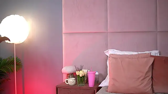 AlmaLuv online show from September 2025 03:53:01 AM