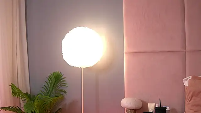 AlmaLuv online show from April 2026 03:57:02 AM