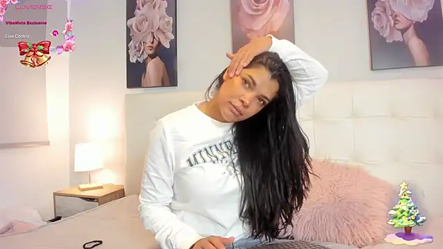 Sweetdreamses  online show from December 2024 12:23:02 PM